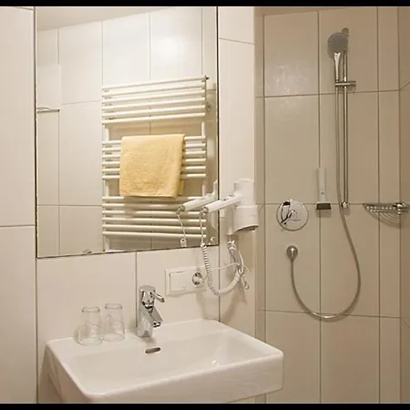 Alpenblick Konukevi 3*